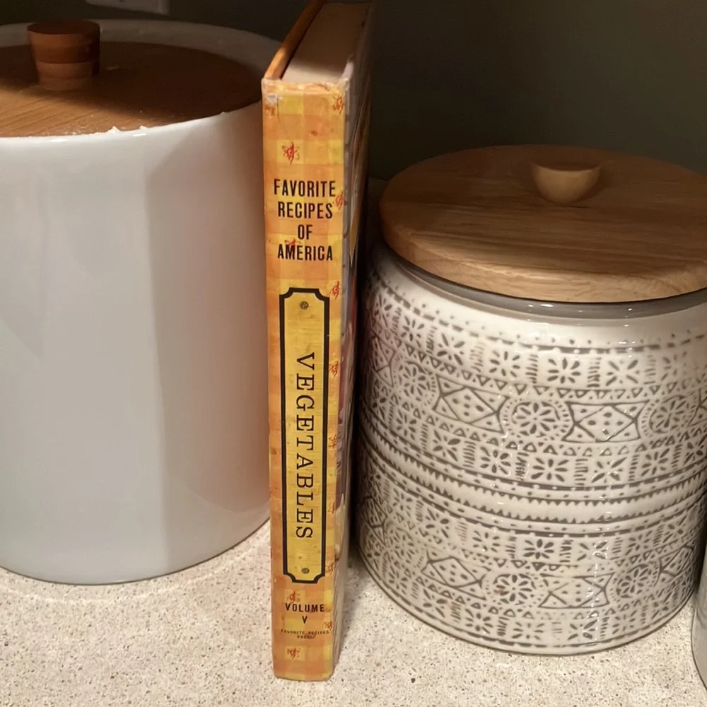 Vintage 1968 Favorite Recipes of America 